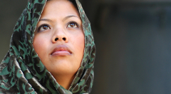 praying-woman-headscarf